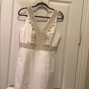 Lilly Pulitzer Aveline V neck shift dress.